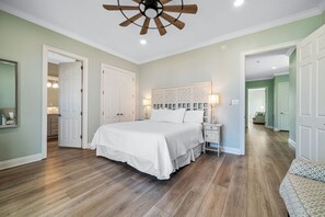 5 quartos, Wi-Fi de cortesia, roupa de cama