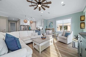 Smart TV, video games - Ocean View Oasis: Pool, Boardwalk & Gulf Access! (Gulf Shores)