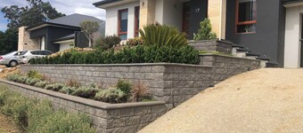 Delightful family house opposite a reserve and 20 mins to the city and beaches.