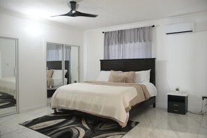 3 bedrooms, iron/ironing board, WiFi, bed sheets