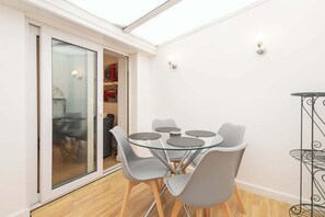 Dining - Host & Stay | Wind Rose Cottage (Amble)
