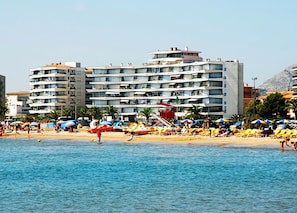 Exterior - Apartment by the Beach in Spain (Torroella de Montgrí)