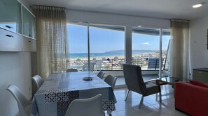 Interior - Apartment by the Beach in Spain (Torroella de Montgrí)
