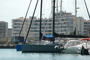 Exterior - Apartment by the Beach in Spain (Torroella de Montgrí)