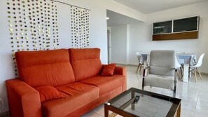 Living area - Apartment by the Beach in Spain (Torroella de Montgrí)
