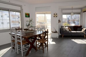 Apartment | Dining