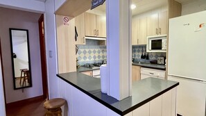 Private kitchen - Apartment in L'estartit Near Els Griells Beach (Torroella de Montgrí)