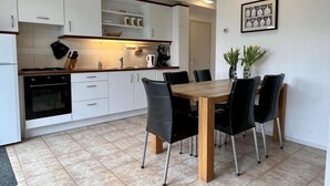 House | Private kitchen - Detached Holiday Home With Garden (Sint Maartensvlotbrug)