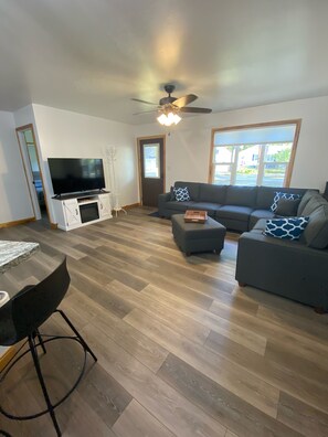 Smart TV - Cottage by the Beach 2 (Shawano)