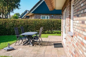 House | Outdoor dining