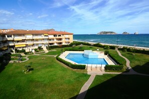 Apartment | Pool | Outdoor pool - Apartment for 4 People With Furnished Terrace (Torroella de Montgrí)