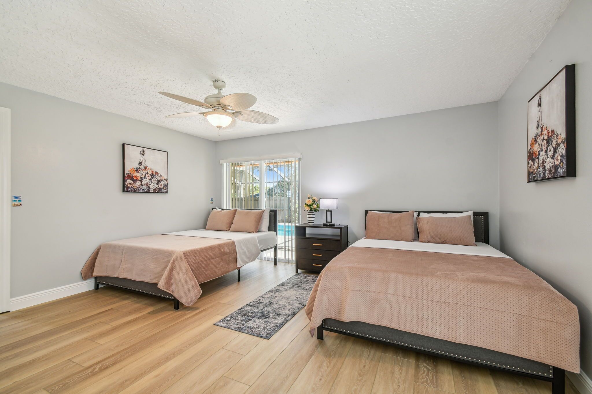 3 Schlafzimmer, Schreibtisch, Bügeleisen/Bügelbrett, WLAN