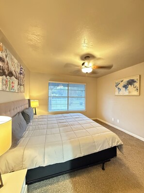 4 habitaciones, tabla de planchar con plancha, wifi y ropa de cama 