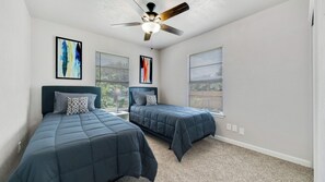 4 bedrooms, iron/ironing board, WiFi, bed sheets