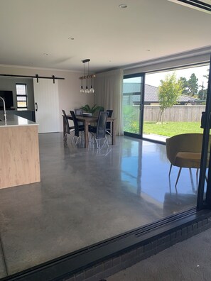 Interior - Modern & Spacious 2yo Home (New Plymouth)