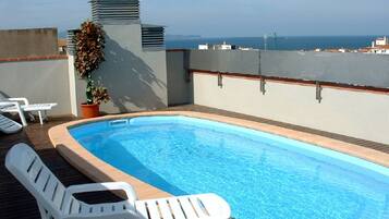 Apartamento | Piscina | Una piscina al aire libre