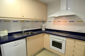 Apartment | Private kitchen - Apartment for six People Near Supermarket (L'Escala)