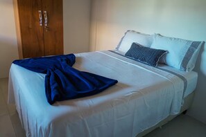 5 Schlafzimmer, Bügeleisen/Bügelbrett, WLAN, Bettwäsche