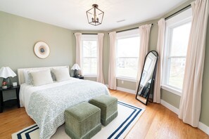 4 bedrooms, in-room safe, iron/ironing board, travel cot
