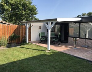 House | Garden - Bungalow in Wildrijk With Fenced Garden (Sint Maartensvlotbrug)