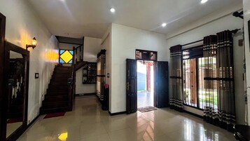 Apartamento familiar, varias camas, planta baja | Zona de estar