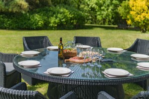 屋外ダイニングエリア