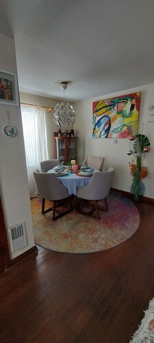 Cozy 3-bedroom house in welcoming Easton with AC, WiFi. 2 minutes from downtown.