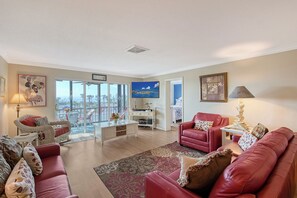 Smart TV, DVD player - Siesta Key Beach Sleeps 10 4 Bed 3.5 Bath with Gulf Views Steps Beach (Siesta Key)