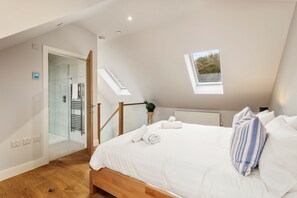 1 dormitorio, tabla de planchar con plancha, wifi