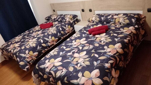 3 Schlafzimmer, BĂŒgeleisen/BĂŒgelbrett, WLAN, BettwĂ€sche