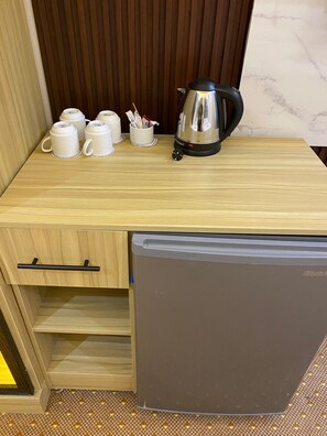 Deluxe Double or Twin Room | 1 bedroom, minibar, in-room safe, blackout curtains