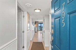 Interior - 705-Beachfront 3BR Condo Wrap-Around Balcony & Gulf Views – VIP Beach Service (Panama City Beach)