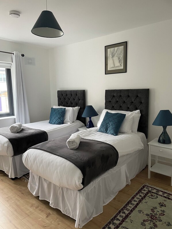 3 bedrooms, iron/ironing board, WiFi, bed sheets