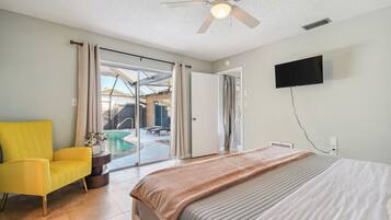 3 bedrooms, desk, iron/ironing board, free WiFi