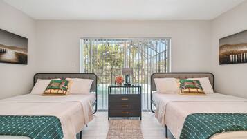 3 bedrooms, desk, iron/ironing board, free WiFi