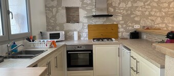 Pretty, comfortable country house with swimming pool. 15mn from Bergerac, Périgord
