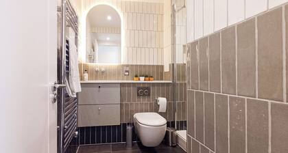 Modern 2 Bedroom 2 Bathroom Apartment