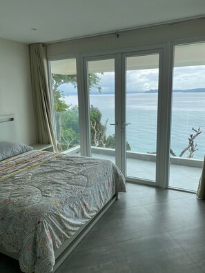 3 bedrooms, desk, WiFi, bed sheets - Noor Villa - Luxury 3 Bed, 2 Bath Apartment with Stunning Panoramic Sea View (San Jose)