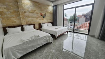 Family Double Room, Mixed Dorm, Non Smoking, Balcony | 1 bedroom, free WiFi