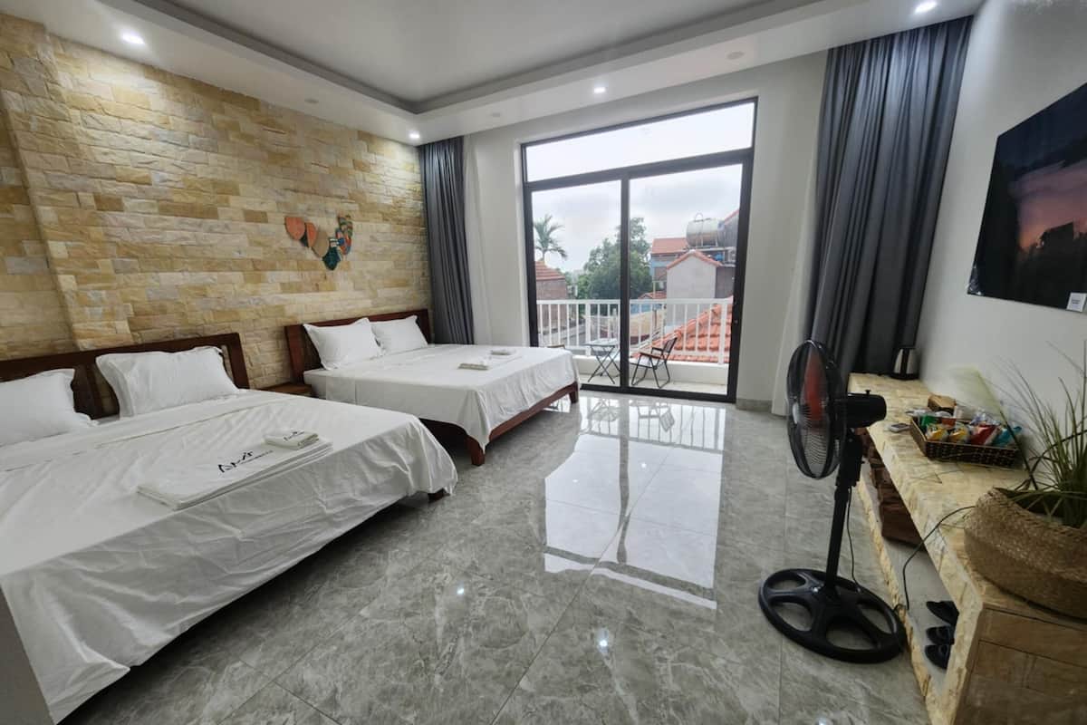 Habitación familiar doble, dormitorio mixto, no fumadores, balcón | 1 dormitorio y wifi gratis