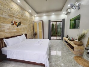 Standard Bungalow, Mixed Dorm, Non Smoking, Pool View | Free WiFi - Vu's Homestay Tam Coc (Hoa Lu)