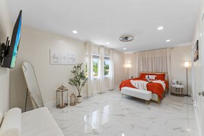 1 chambre, fer et planche à repasser, Wi-Fi gratuit, draps fournis