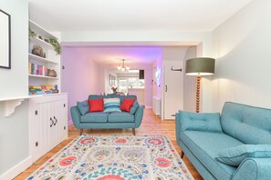 Una Smart TV, libros