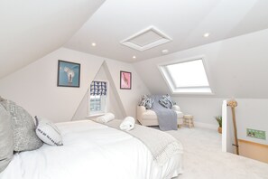 2 slaapkamers, een strijkplank/strijkijzer, wifi, beddengoed