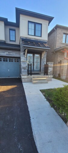 Brand New Cozy 2-bedroom apartment in nice Hamilton with AC, WiFi