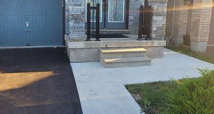 Brand New Cozy 2-bedroom apartment in nice Hamilton with AC, WiFi