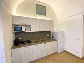 Fridge, microwave, stovetop, dishwasher - Romantic Suite (Punta Campanella) Near Sorrento | Comfort, Charm & Relax (Massa Lubrense)