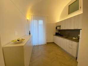 Fridge, microwave, stovetop, dishwasher - Romantic Suite (Punta Campanella) Near Sorrento | Comfort, Charm & Relax (Massa Lubrense)
