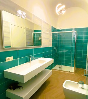Shower, eco-friendly toiletries, hair dryer, bidet - Romantic Suite (Punta Campanella) Near Sorrento | Comfort, Charm & Relax (Massa Lubrense)