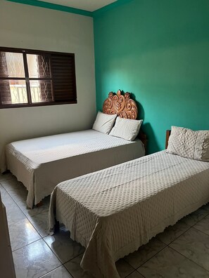 3 bedrooms, iron/ironing board, WiFi, bed sheets - Pink Ipê Holiday Home (Rincão Bonito Bonito)